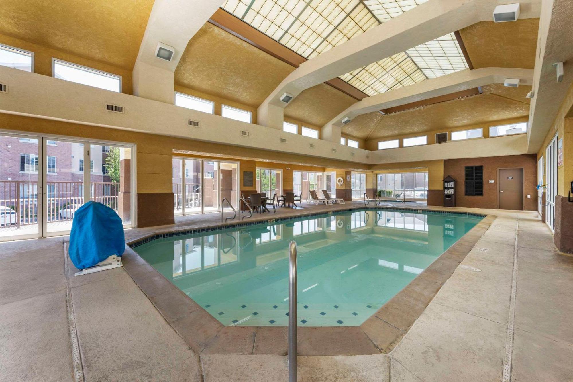 Hotel Comfort & - Provo