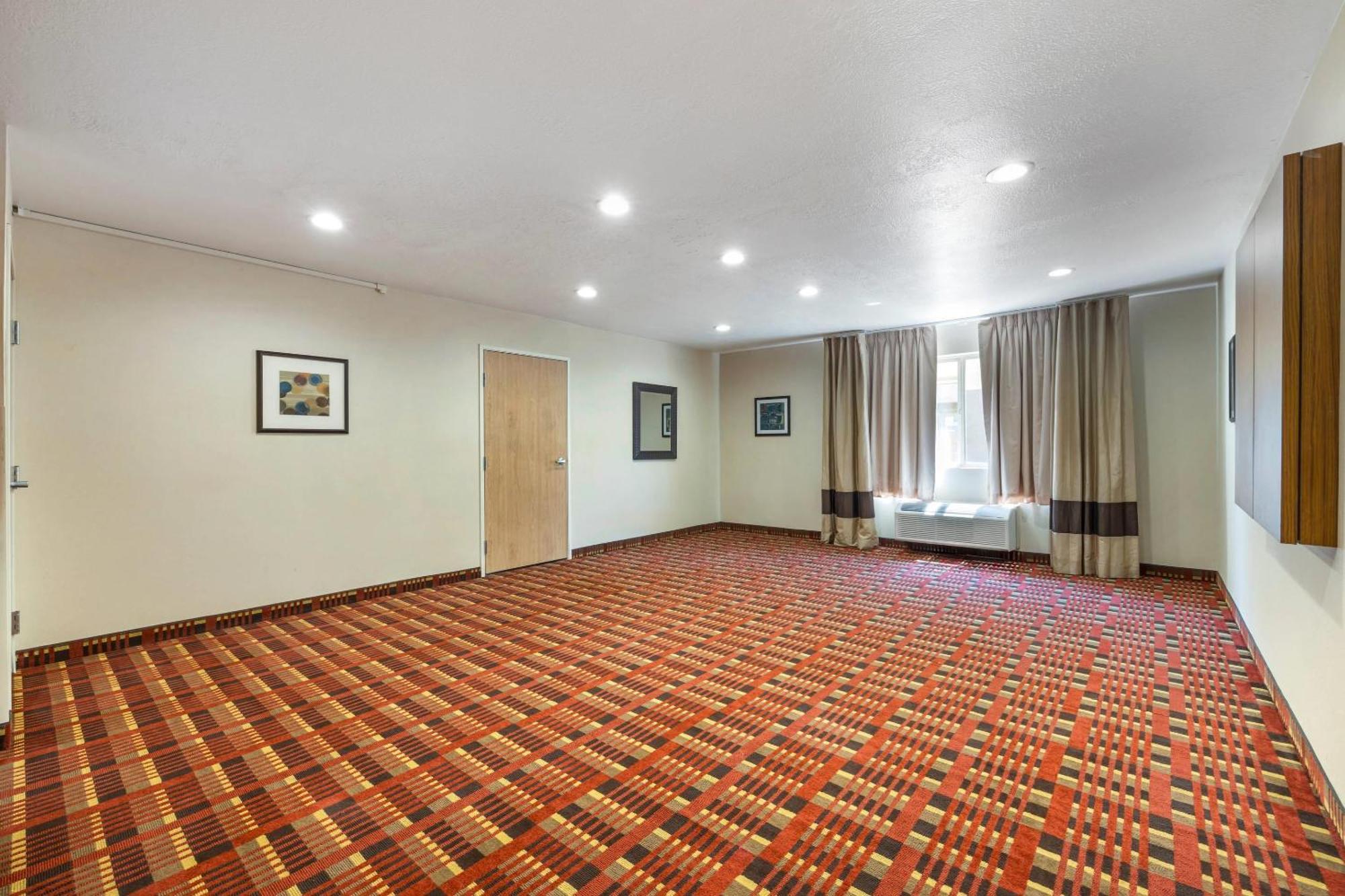 Comfort & - Provo Hotel 2*